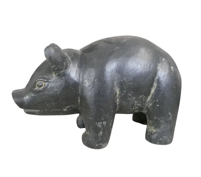 Product image 7 of the product “Sitting pig, 28 cm Length | Cast stone, handcrafted & coloured ”